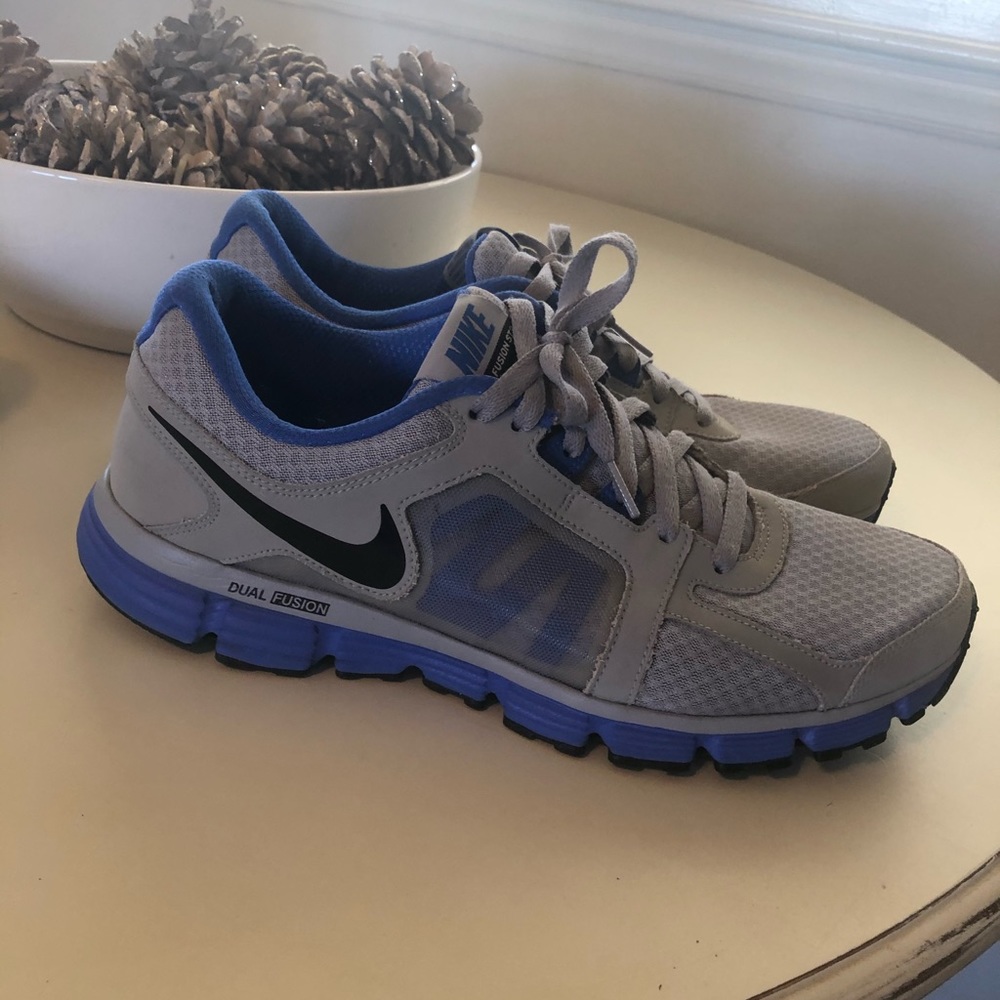 Nike Dual Fusion ST2
